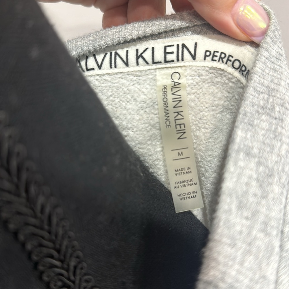 Calvin Klein crop sweater - Picture 3 of 3